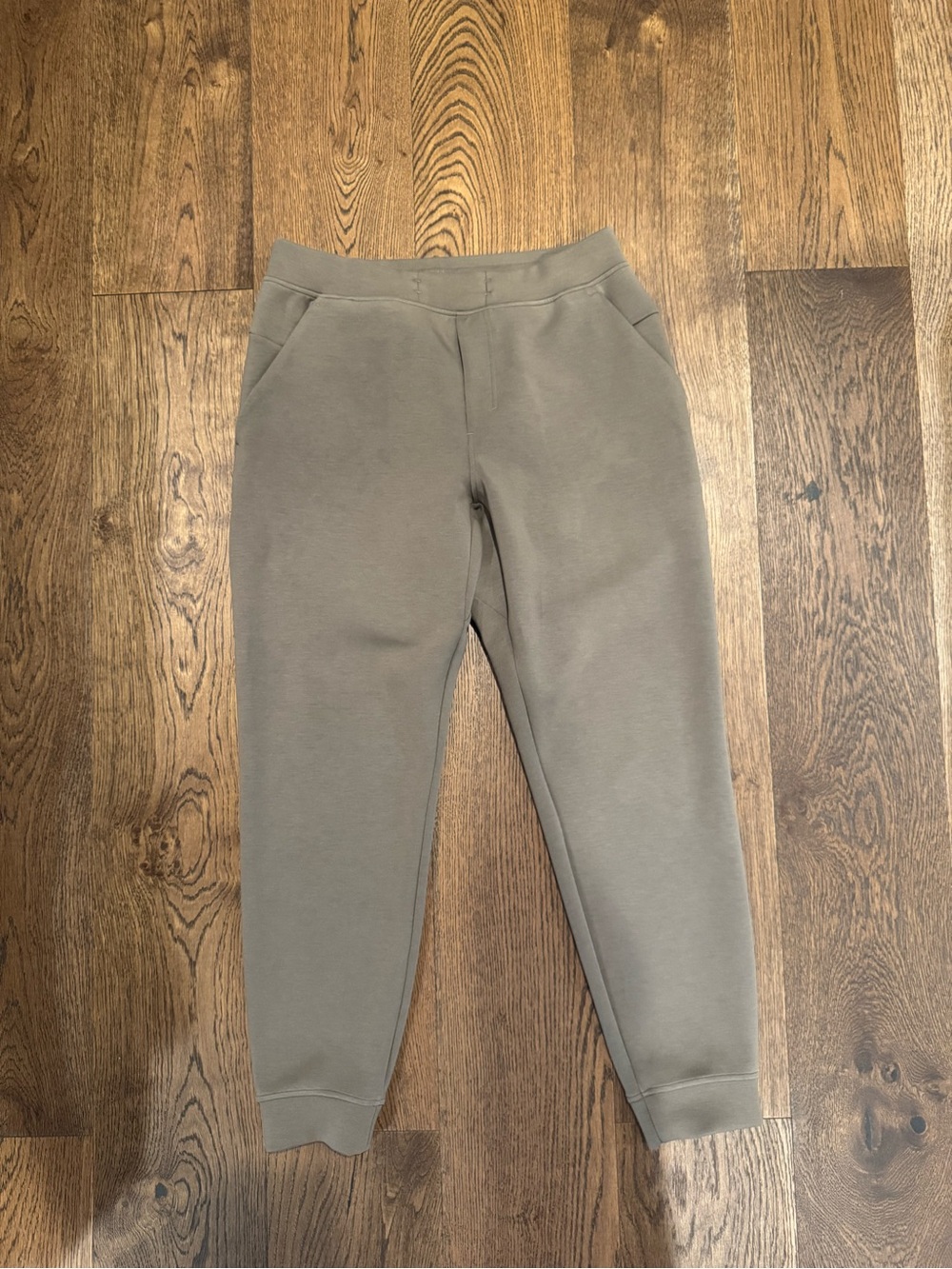 Lululemon Men’s Smooth Space Jogger in Olive Green Size Large